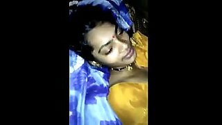 indian married wife with her lover betiful gril