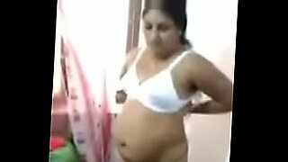 kerala aunty boobs pressing videos