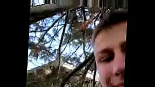 surprise par a son fils entrain de se masturber devant la webcam
