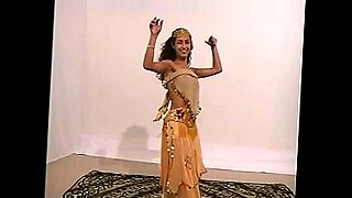 naked arabian dance