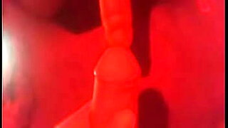 tube videos porn uykuda annesini sikiyor