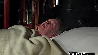 wife begs guy to cum in her ass in front of hubby