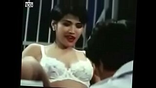 saree removal and boob pressing in tamil blue film video