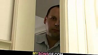 son trapped mom for sex on her bed