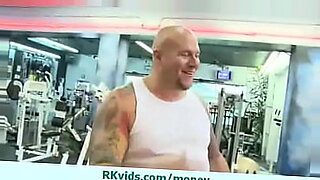 bkack-muscle-butt-top-gay-video