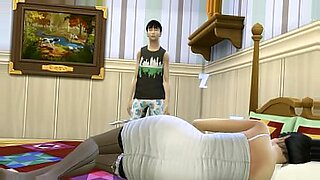 mom son in share bed