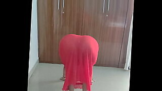 videos-porno-trio-con-la-maestra-de-yoga