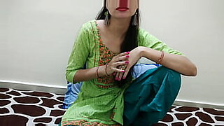 asian-schoolgirl-masturbation-in-dormitory