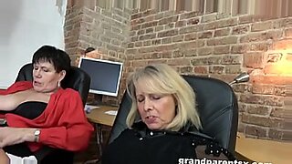 hot lesbi mom is sucking daughters klit movir