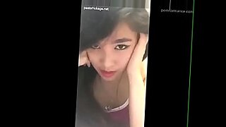 asian babe watched peeing