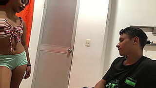 jovencitas-inocentes-follan-hombres-mayores-porno