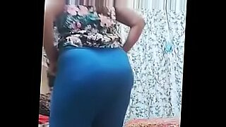 young-girl-big-ass-riding-sextoys-in-webcam-porno