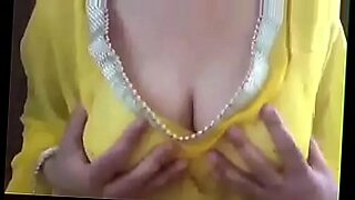 hugetit-milf-gives-titjob-in-amazing-pov