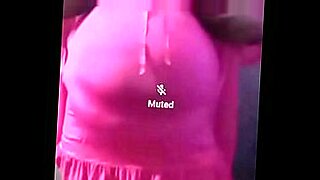 porno-culona-ensenandole-a-bailar-en-hilo