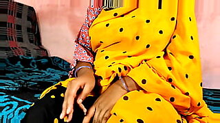 ebony-babysiter-masturbates-thressome