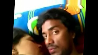 videos de sexo pelo buraco do banheiro com travestis