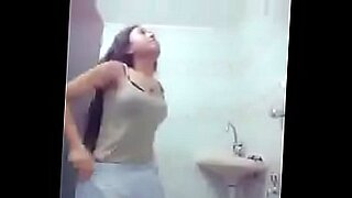 desi cute teen girl bathing mms