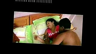 indian chennai saree girl boop pressing in a car sex