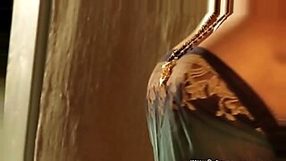 milla-undressing-outdoors-gratis-sex-video