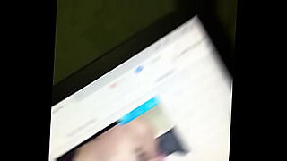 asian-padre-folla-delante-de-hija-porno