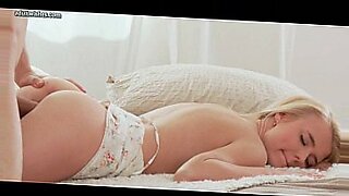 skinny-blonde-bikini-striptease