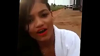 indian girl pees then pissed on xvideoscom12