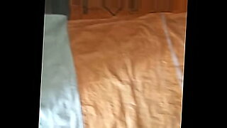 videos-porno-caseros-teens-aprendiendo-a-mamar-a-escondidas