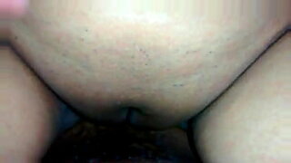 impresionante-adolescente-recibe-un-cunilingus