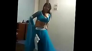 ultraviolet-dancing-in-the-webcam-xxx