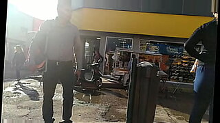 mujer se masturba en el supermercado