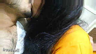 woman-gives-stranger-bj-on-train-xhamster