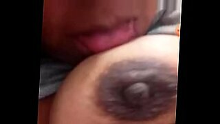 joven y gordita colombiana se masturba su conjo muy cremosa