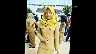 tante jilbab ngentot crot10