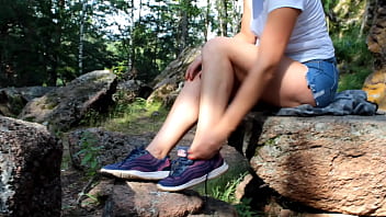 redhead feet in mules