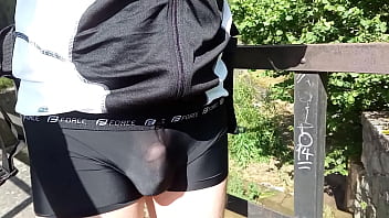 Cycling gets distracted by hot