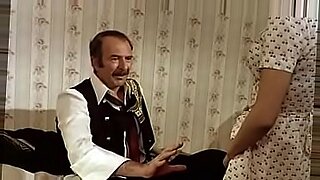 porno-me-la-mama-enfrente-de-sus-amigas