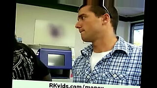 porno-xxx-de-de-jovencitas-con-maduros