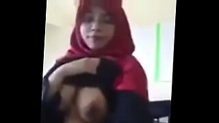 anak cum dalam vagina ibu tiri di dalam hotel