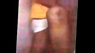 follando-cono-peludo-con-las-bragas-puestas