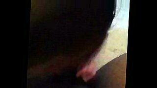 indian girl pees then pissed on xvideoscom12