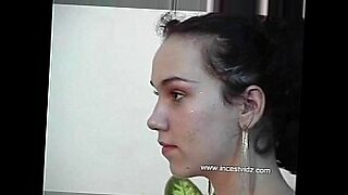 abelinda-masturbating-while-blowjob