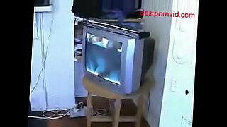 le-llena-el-culo-de-leche-porno