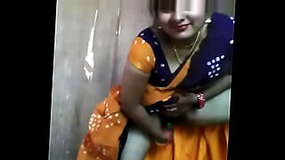 tamil housewife showing nude to bf in whatsapp video call