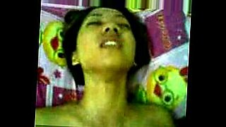 tante indo ngocok memek pake terong ungu