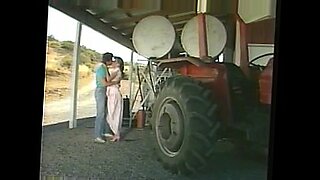 old saree wali aunty bobas fucking necked video