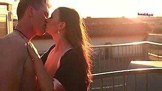 lesban love kissing 2018