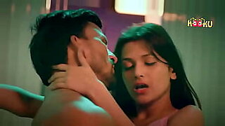 actress very hot scene