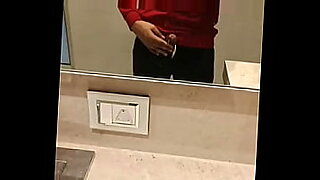 pornhub-gay-bathroom-video