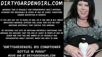 mm peeholedilator and bottle in pussy ladywithoutface