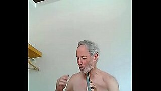 french mature doing a good blowjob